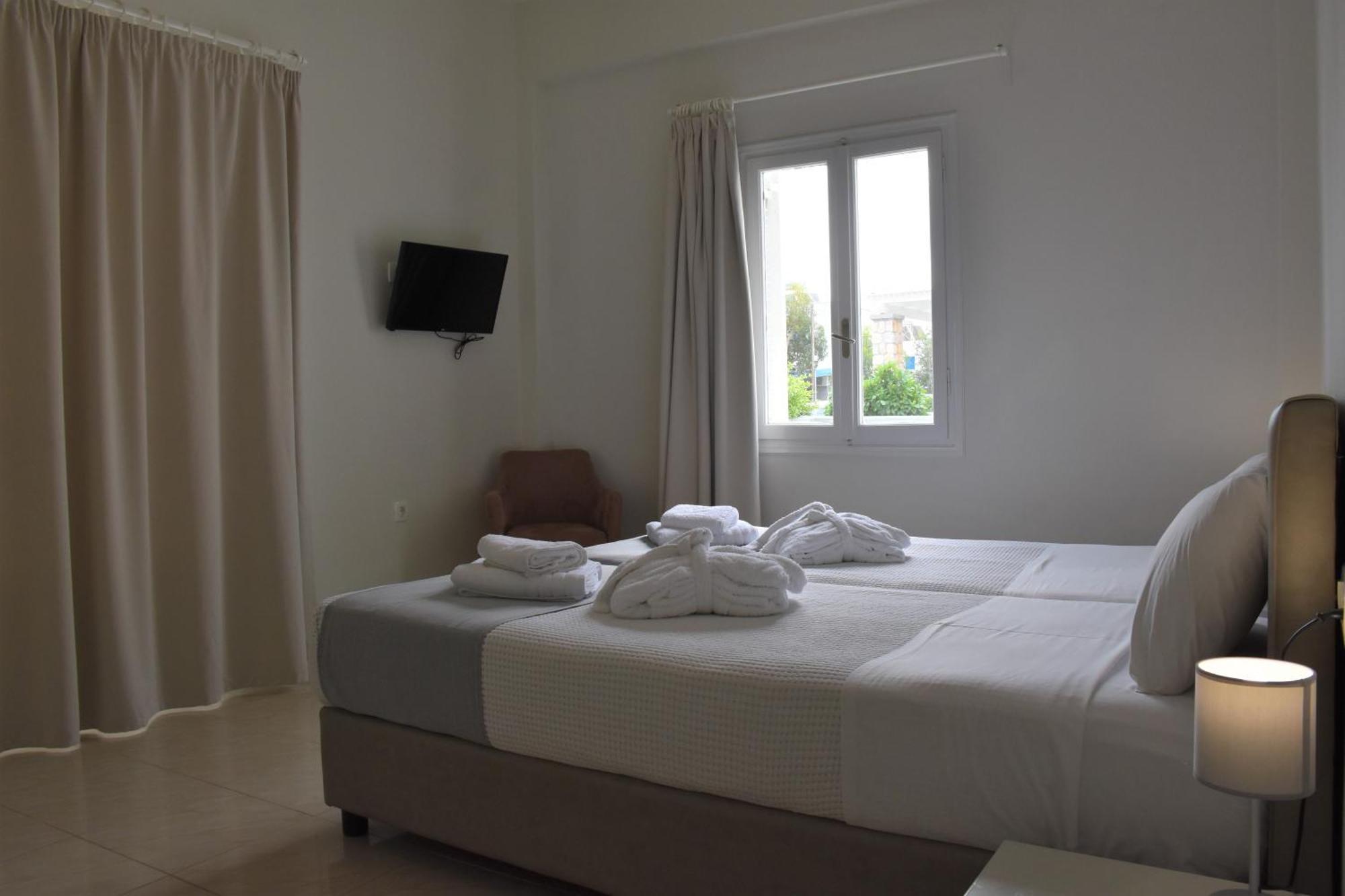 De_Naxia Suites Perissa  Phòng bức ảnh